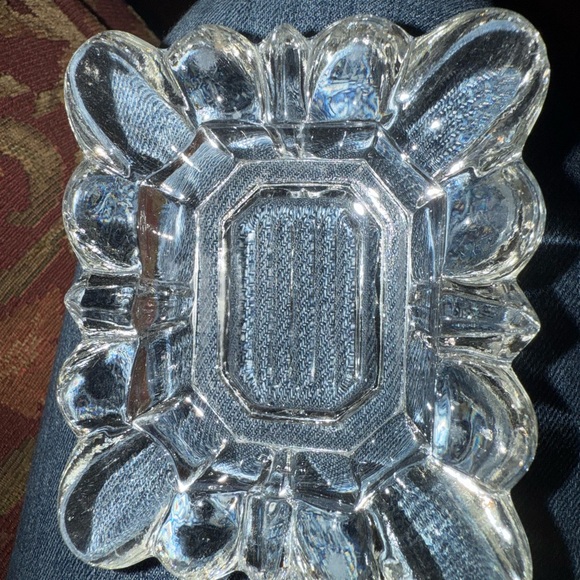 Elegant Glass Ashtrays - Picture 4 of 5